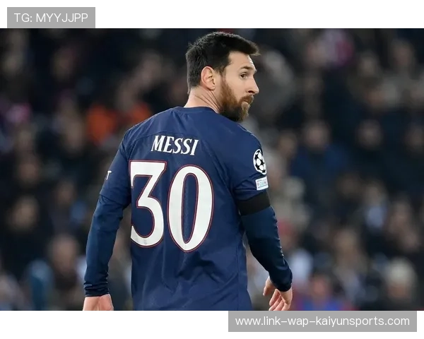 巴黎中路突破节奏变化,梅西一记世界波穿网