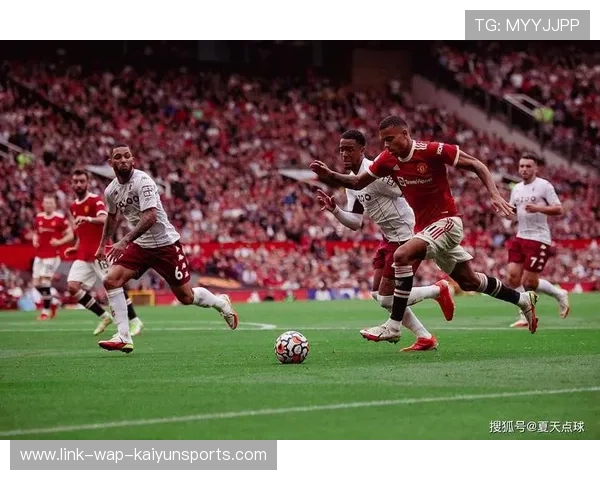 德甲拜仁边路频频突破,禁区威胁不断出现 德甲拜仁边路频频突破,禁区威胁不断出现