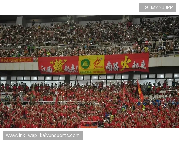 球迷之间友好互动推动文化交流和平共处 球迷之间友好互动推动文化交流和平共处